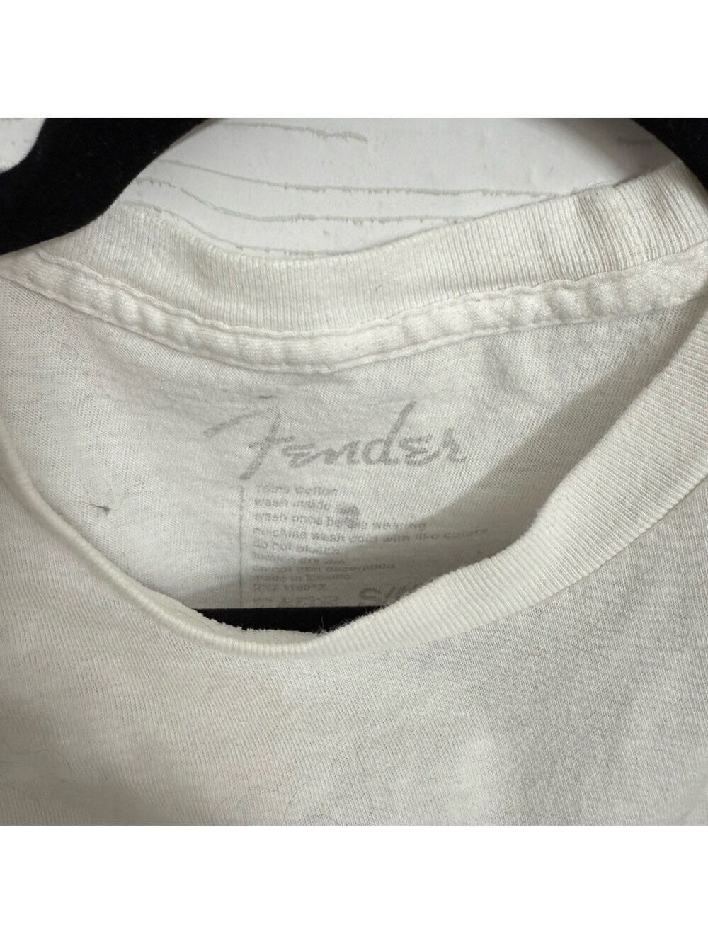 Pair Of Women’s White Cropped Short Sleeve Tee Shirts. Size S - Picture 4 of 6